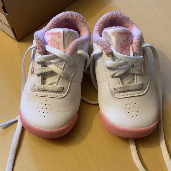Toddler Reebok’s - Picture 3 of 4
